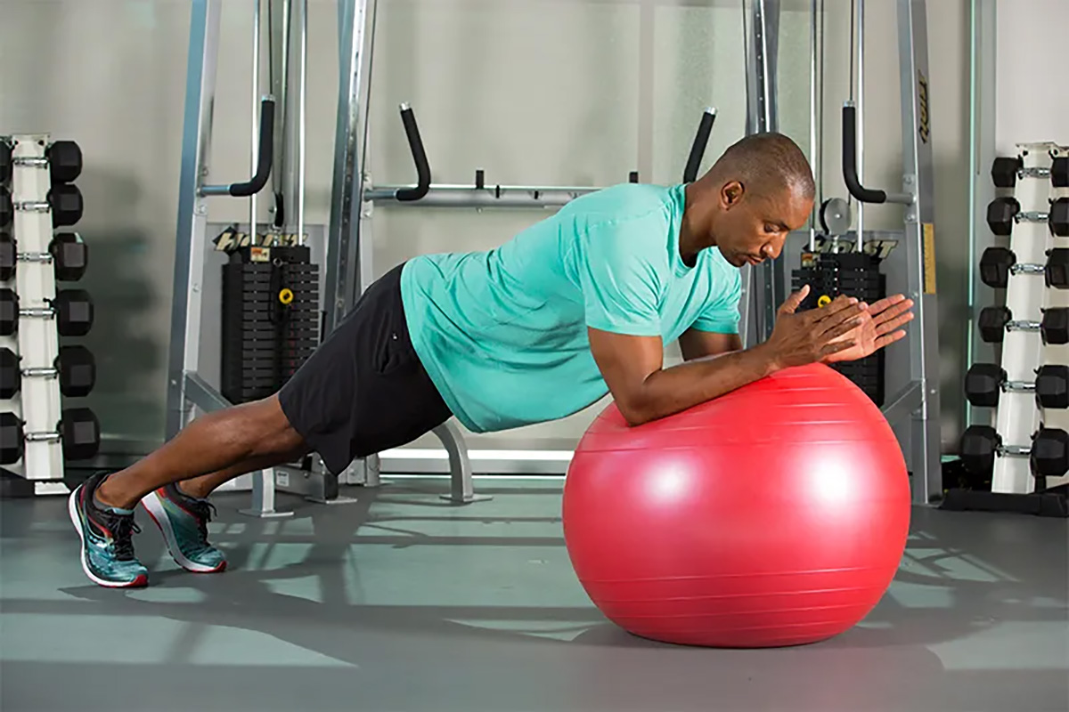 How Core Strength Improves Posture, Balance, and Performance 